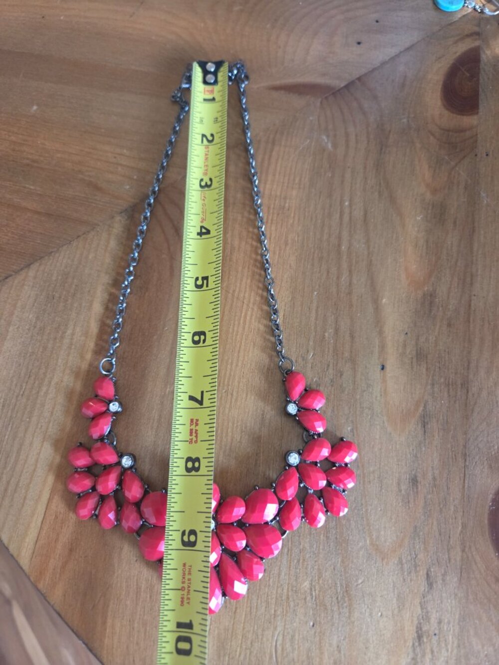 Red Faceted Floral Statement Necklace - Picture 4 of 5